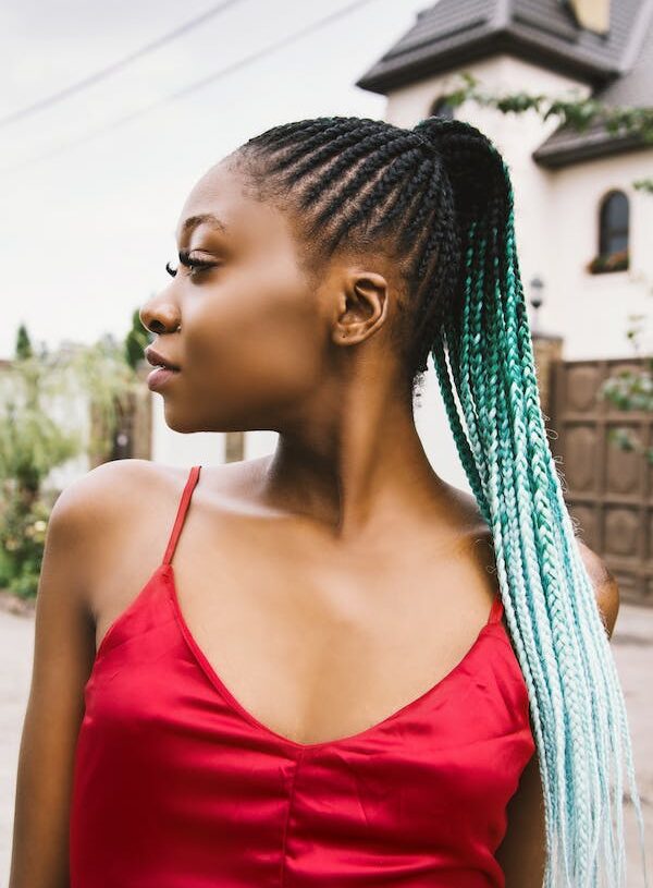 Protective hairstyles for natural hair: Pineapple braids