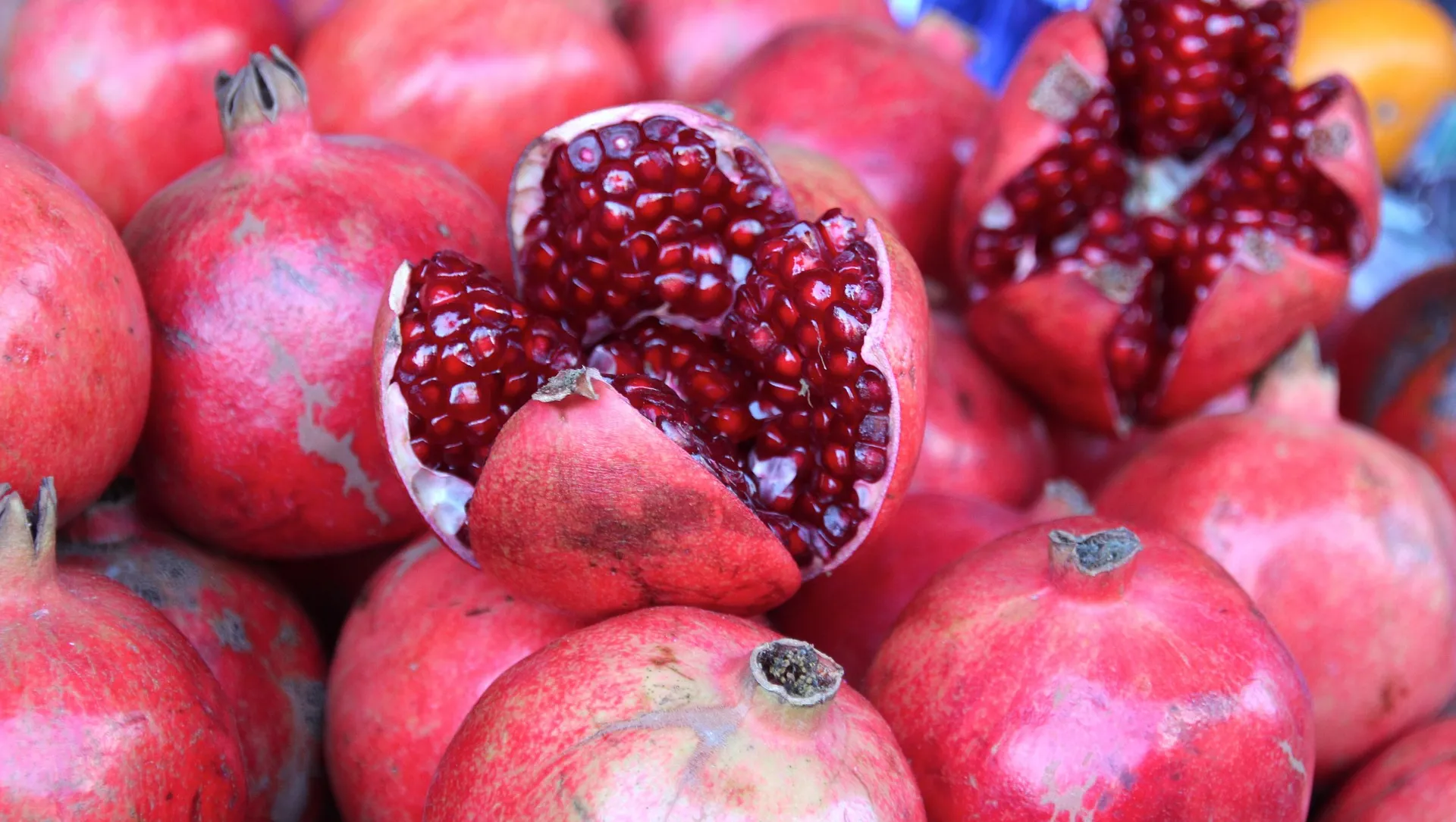 pomegranate healthiest fruits